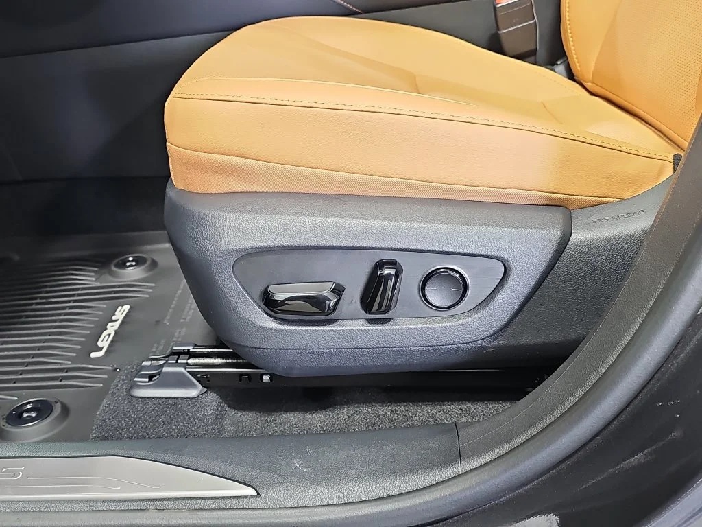 New 2026 Cloudburst Gray Lexus PREMIUM image 28