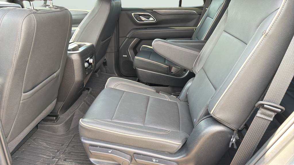 Used 2023 Silver GMC SLT image 18