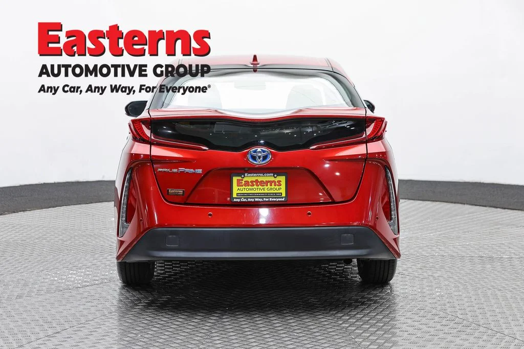 Used 2018 Red Toyota Advanced image 6