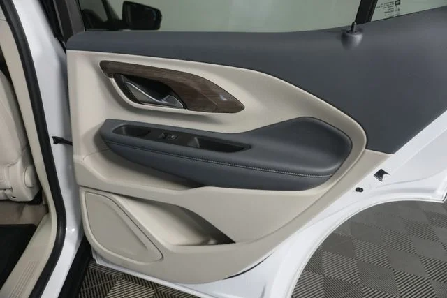 Used 2022 Summit White GMC Denali image 34
