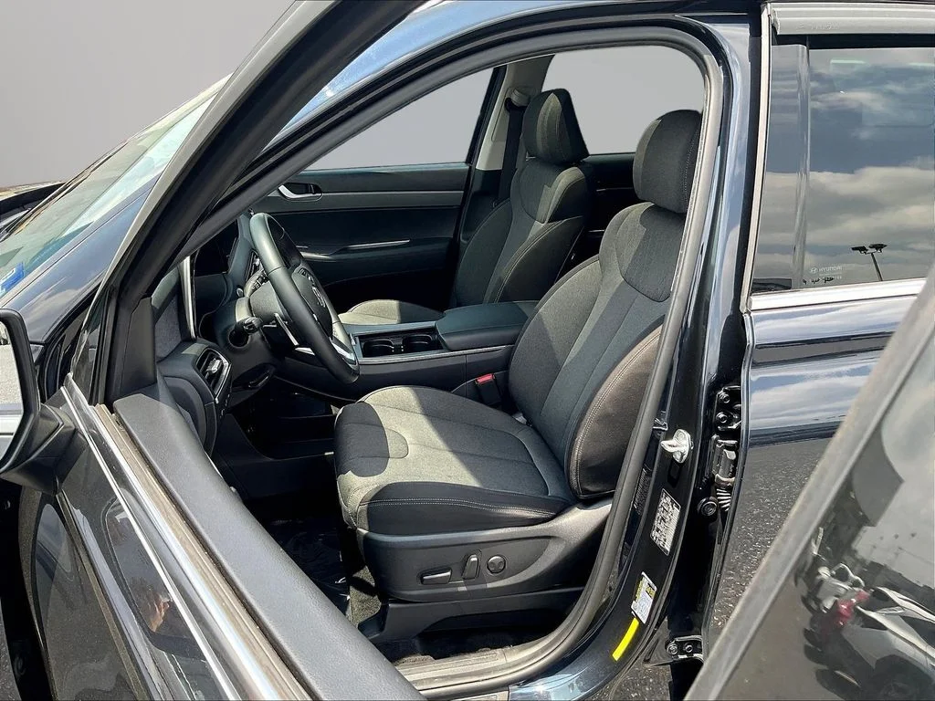 Used 2021 White Hyundai SEL image 17