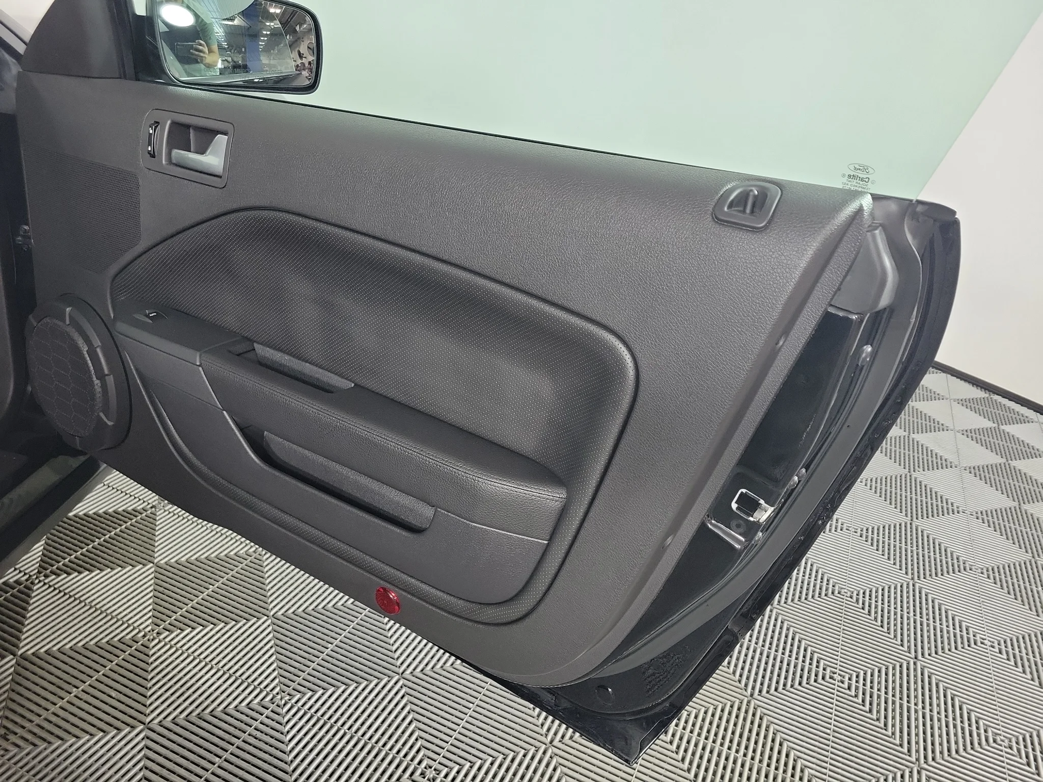 Used 2008 Ebony Clearcoat Ford Shelby GT500 image 24
