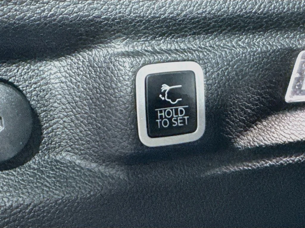 Used 2024 Gray Jeep Limited image 35