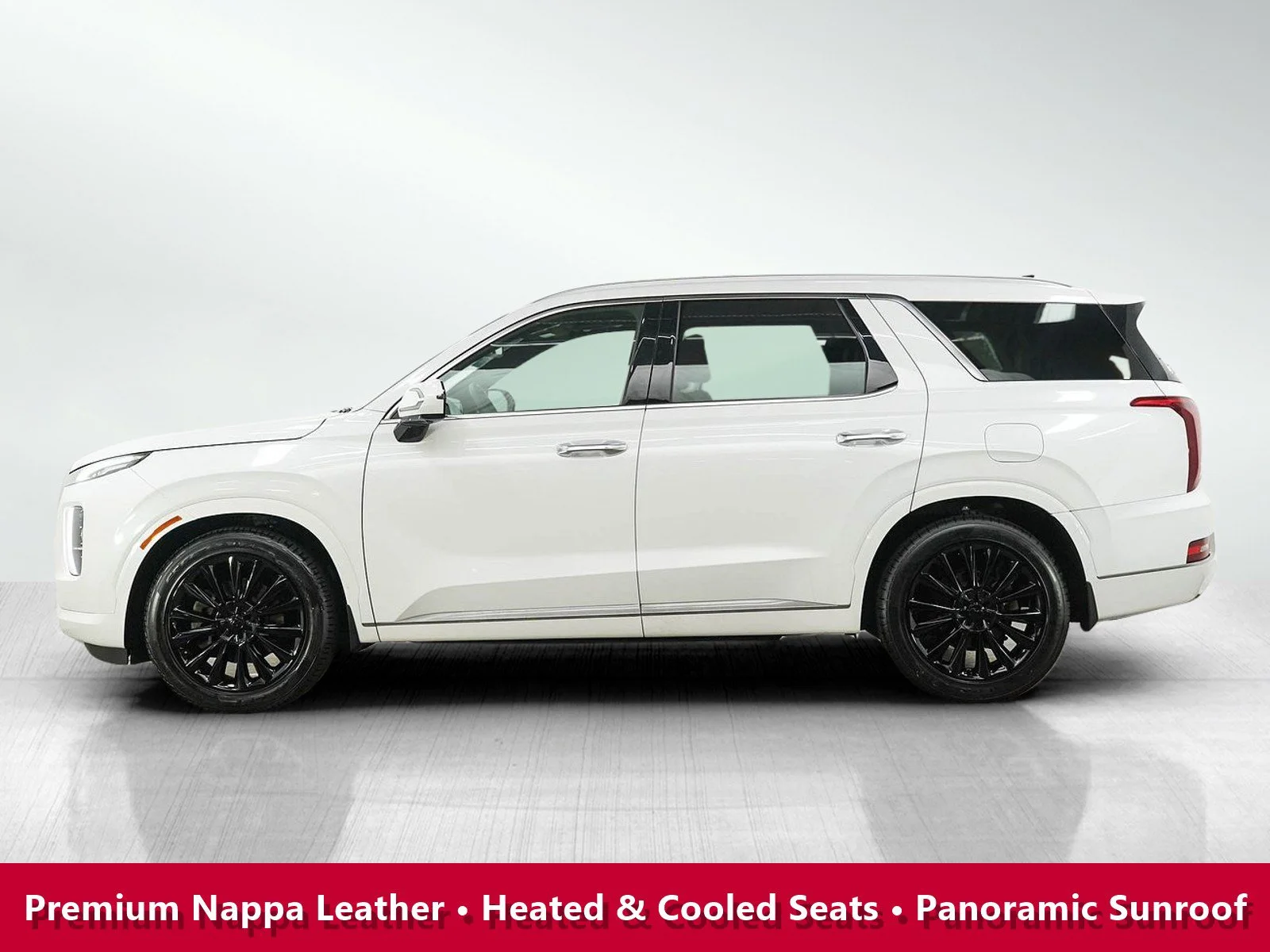 Used 2020 Hyundai Palisade Limited with VIN KM8R5DHE1LU034554 for sale in Burnsville, Minnesota