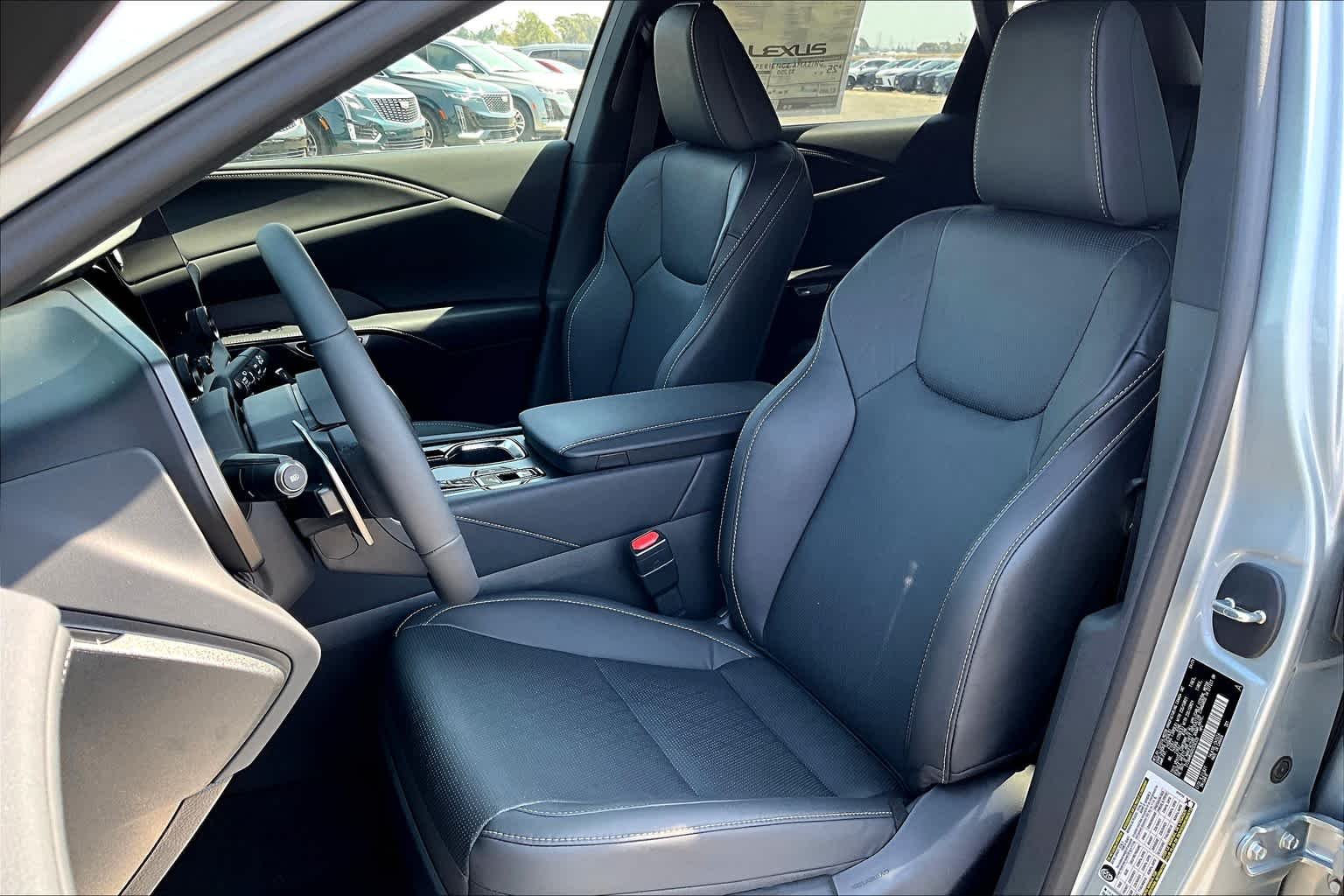 Certified Used 2024 Iridium Lexus Premium Plus image 18