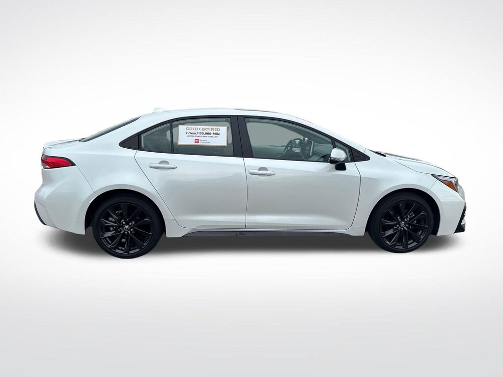 2025 Toyota Corolla SE - Photo 6