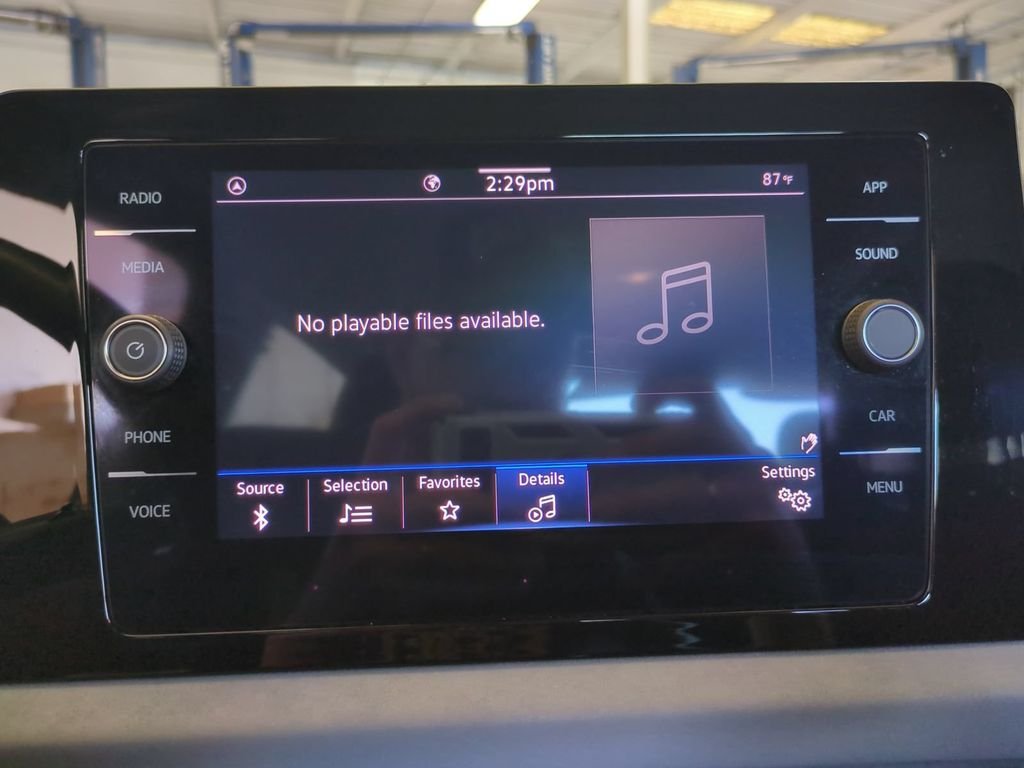 2025 Volkswagen Jetta SE - Photo 33