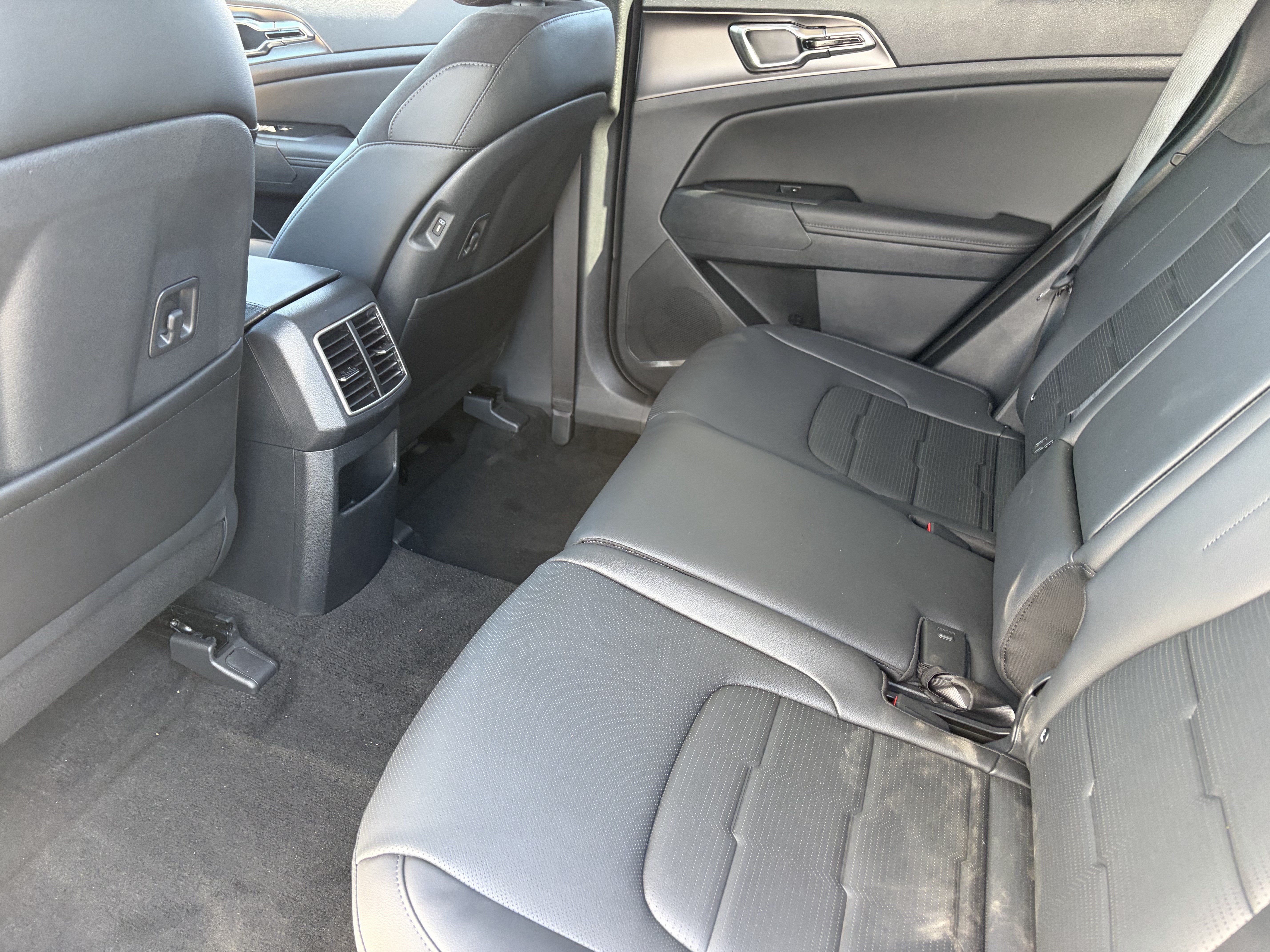 New 2026 Glacial White Pearl Kia SX Prestige image 15