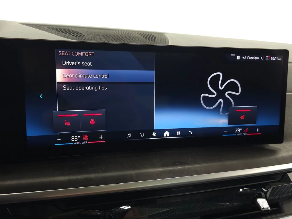 Used 2025 White BMW xDrive40i image 26