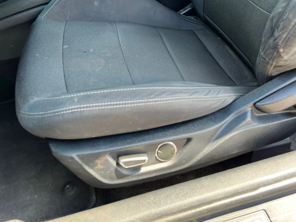 Used 2016 Black Ford V6 image 17