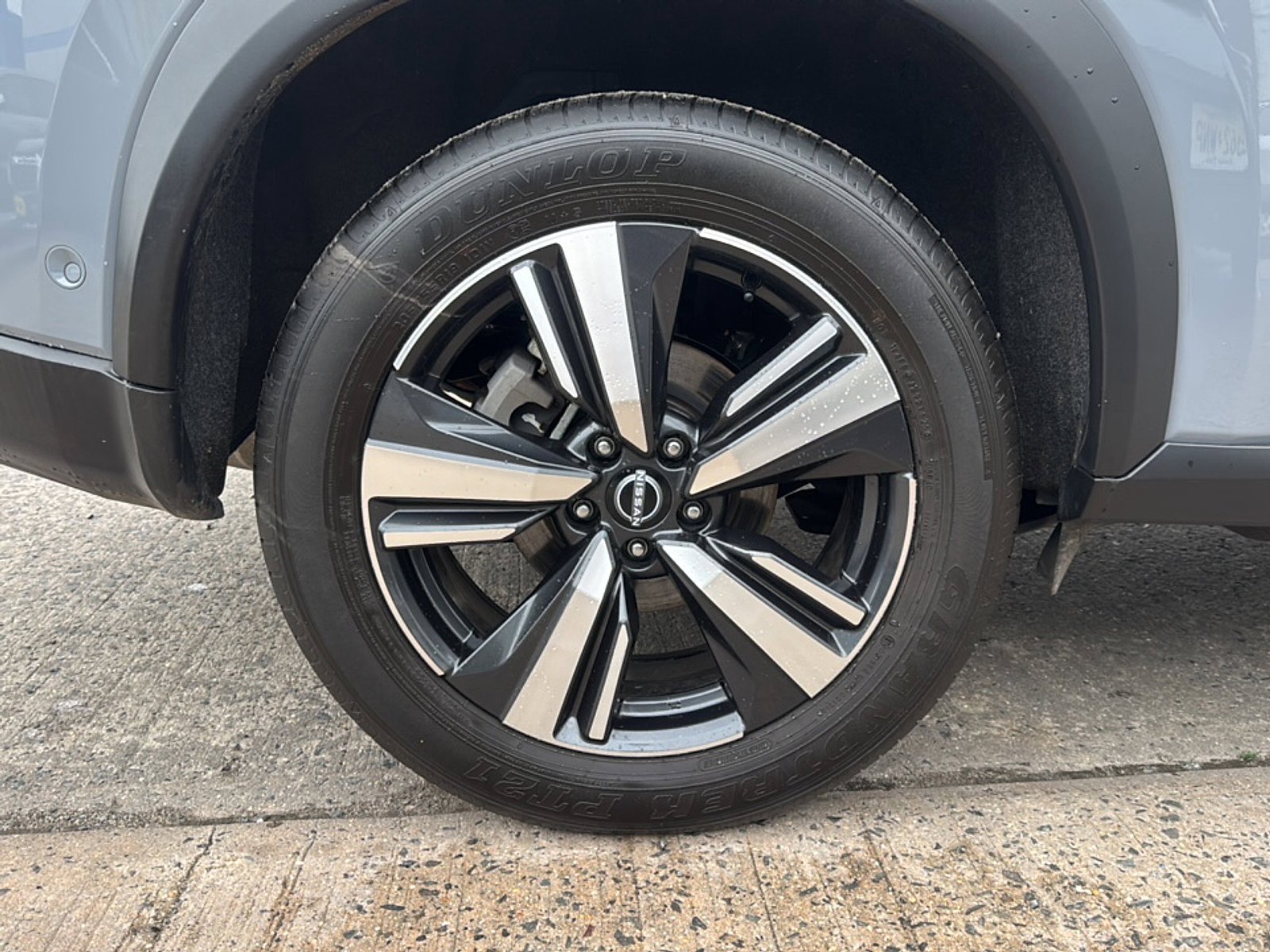 2025 Nissan Rogue SL - Photo 42