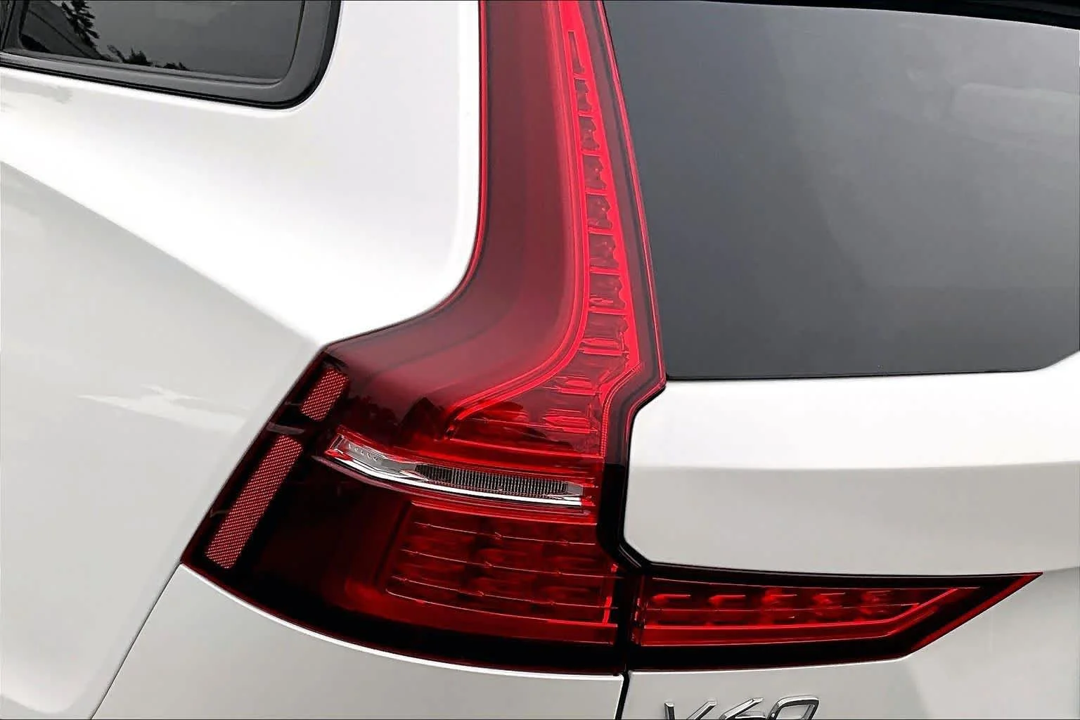New 2026 Crystal White Volvo Plus image 5