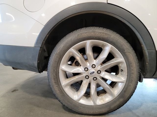 Used 2012 White Platinum Clearcoat Metallic Ford XLT image 15