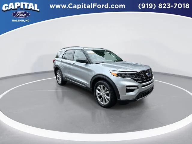 Used 2023 Silver Ford XLT image 2