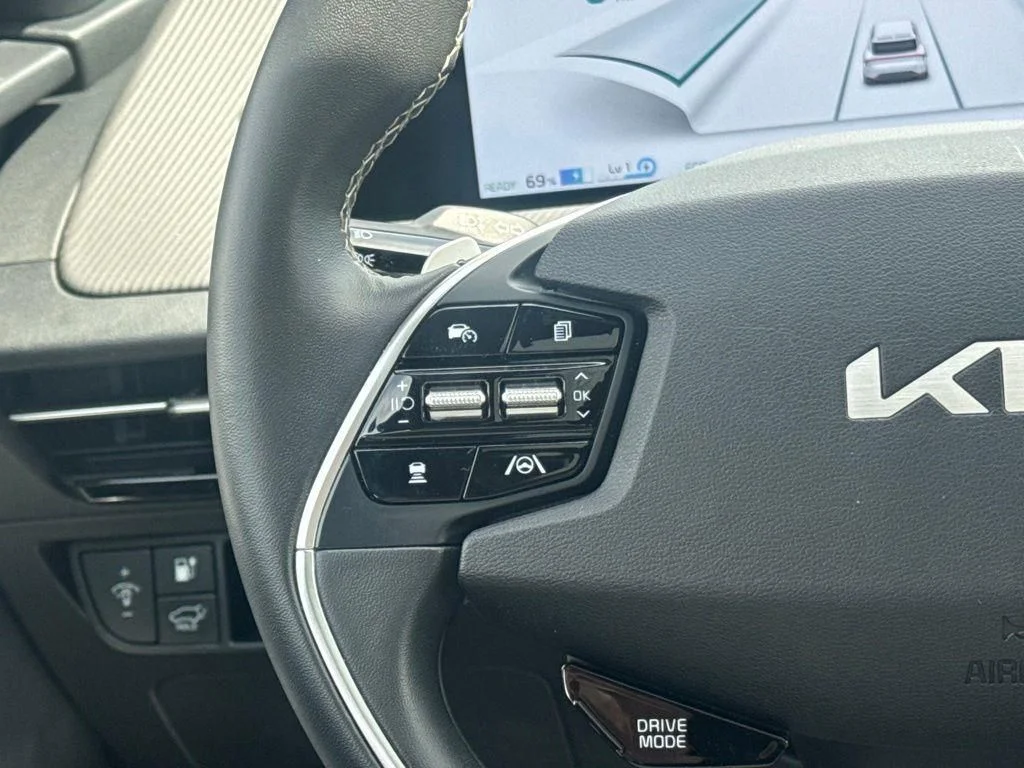 Used 2024 Gray Kia GT-Line image 18