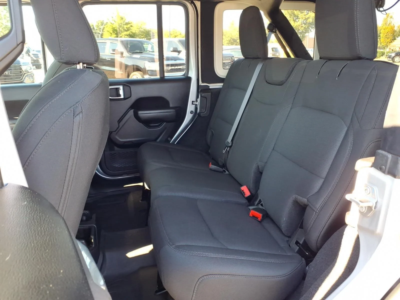 Used 2023 Silver Zynith Clearcoat Jeep Sport Altitude image 19