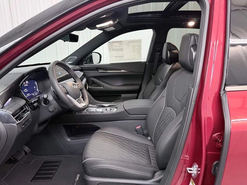 New 2027 2T SUN RED INFINITI Autograph AWD image 11