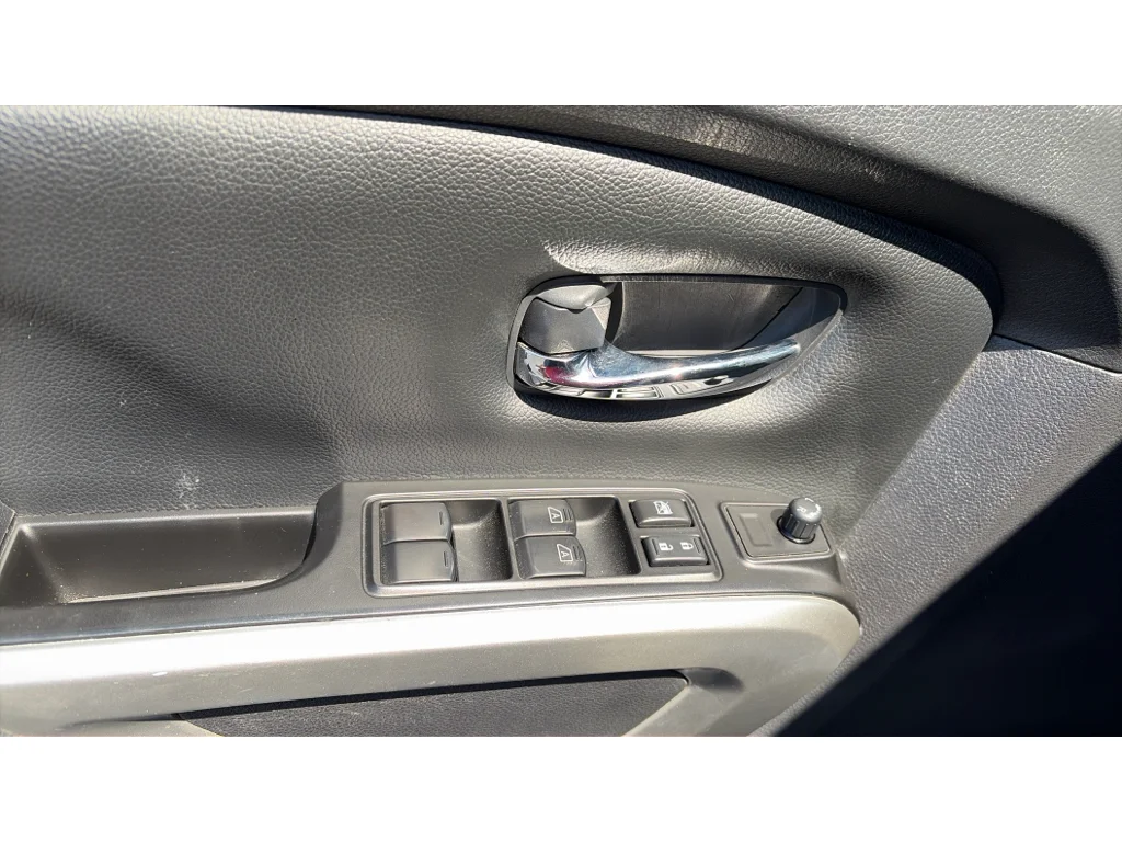 2023 Nissan Titan SV - Photo 12