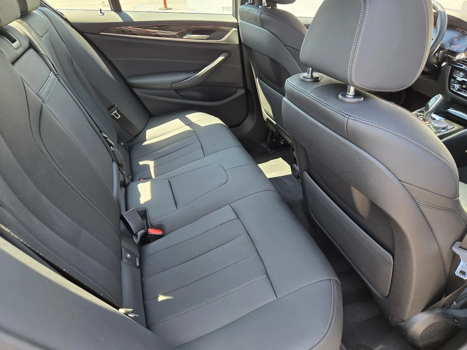 Used 2023 Skyscraper Gray Metallic BMW 530i Sedan image 28