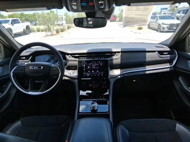 Used 2024 Gray Jeep Altitude image 10