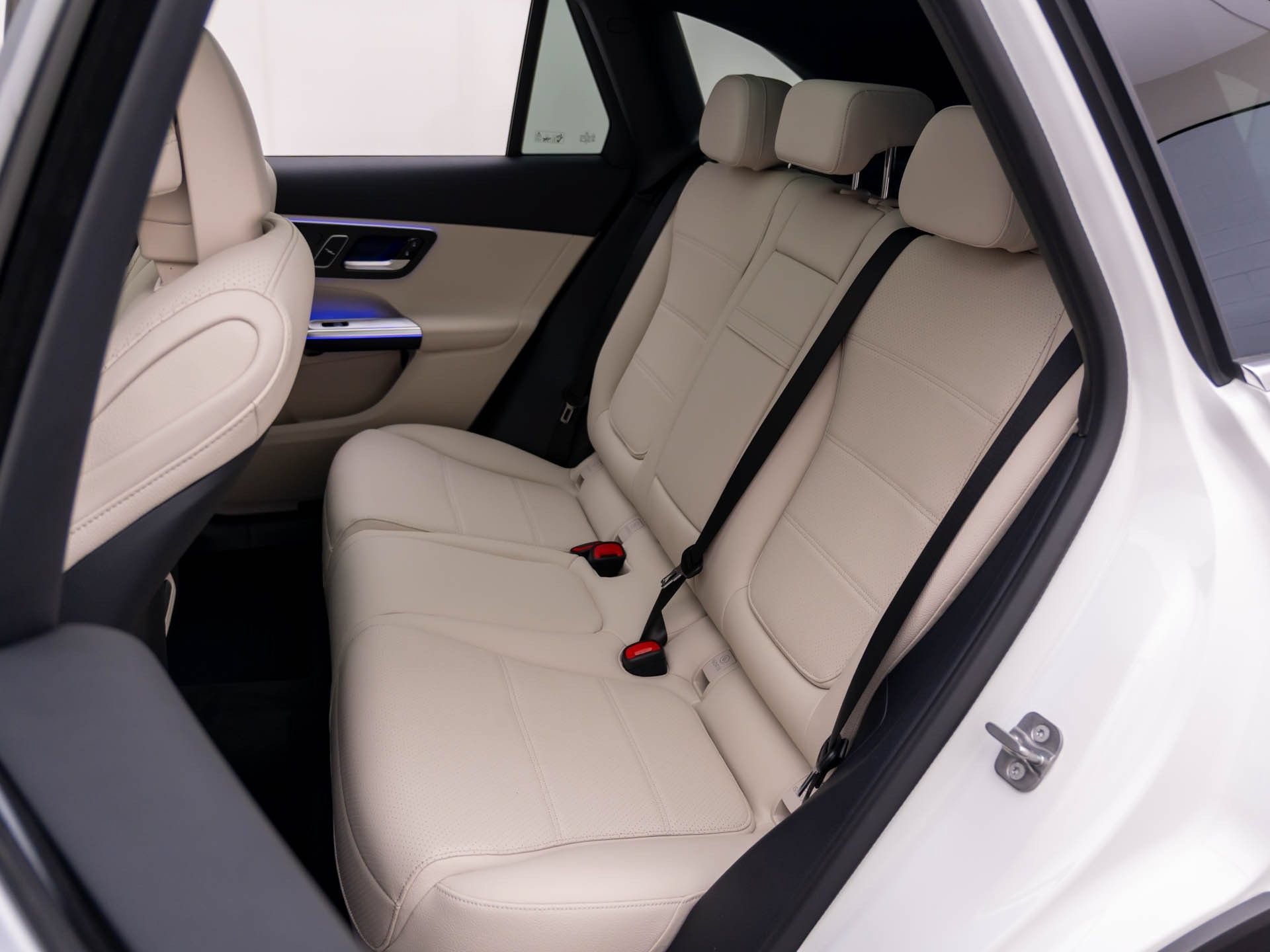 New 2027 Polar White Mercedes-Benz GLC 300 image 61