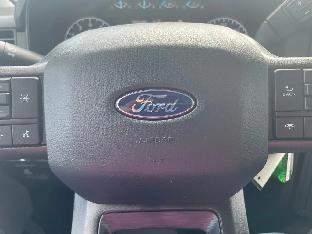 New 2026 Oxford White Ford XL image 15