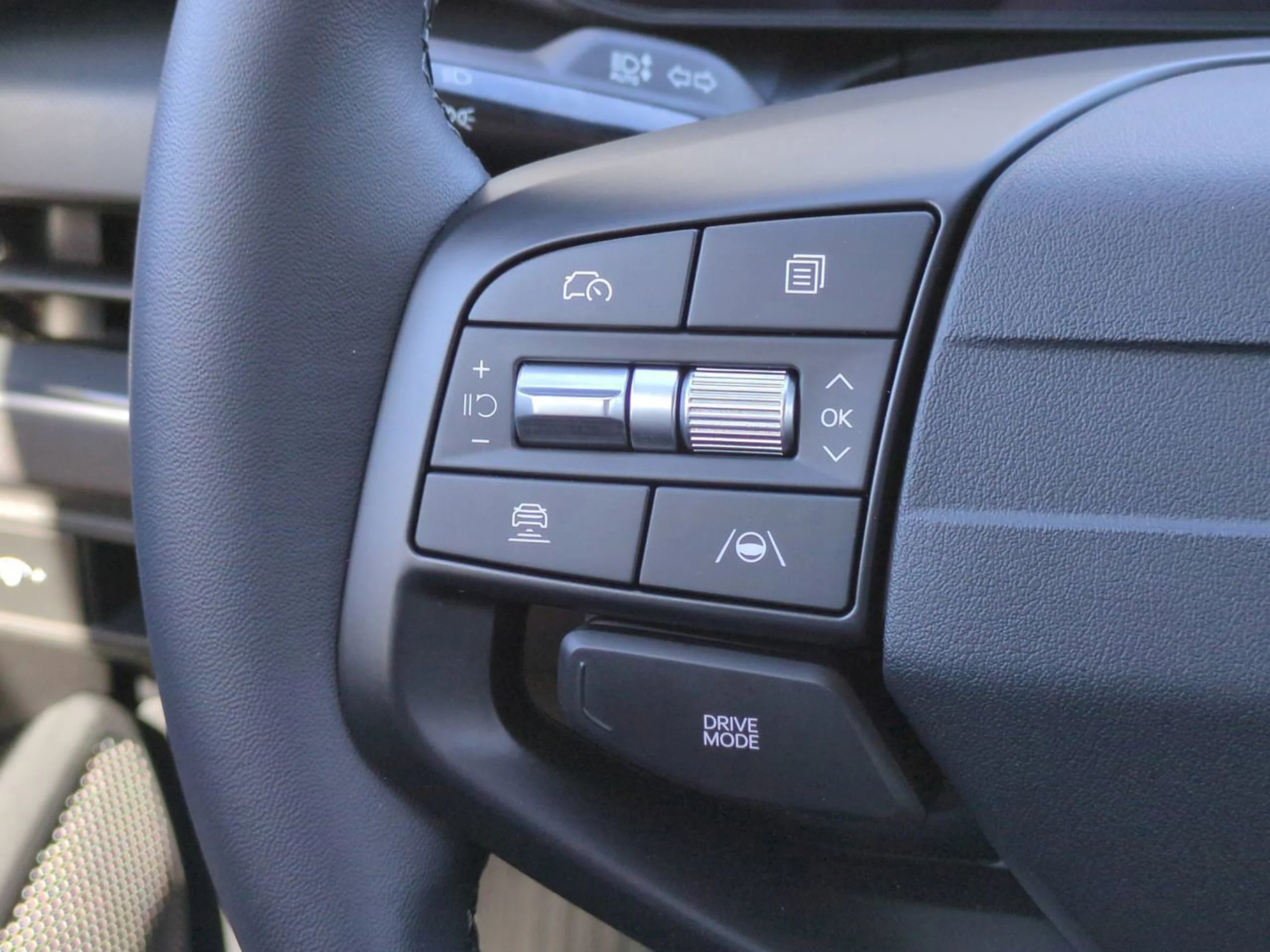 New 2026 Snow White Pearl Kia EX image 35
