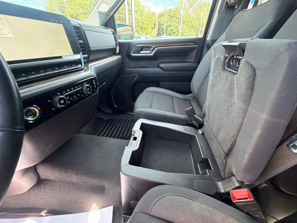 2023 Chevrolet Silverado 1500 LT - Photo 30