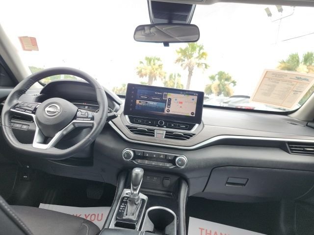 Used 2023 Gray Nissan 2.5 SV image 2
