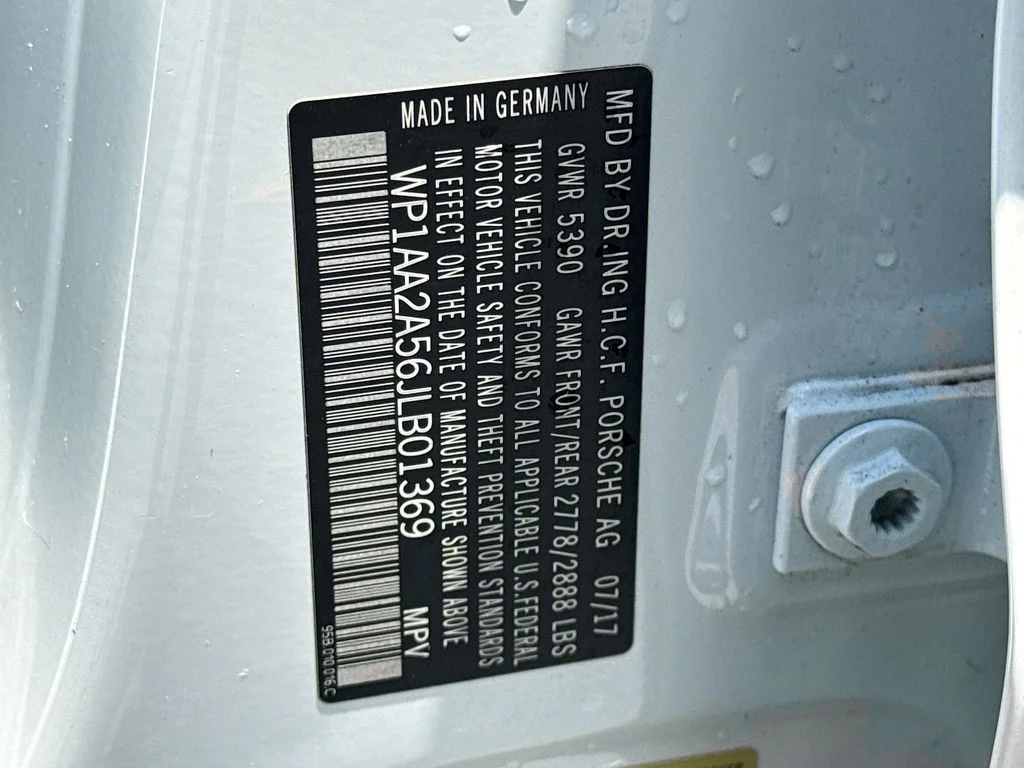 Used 2018  Porsche  image 33