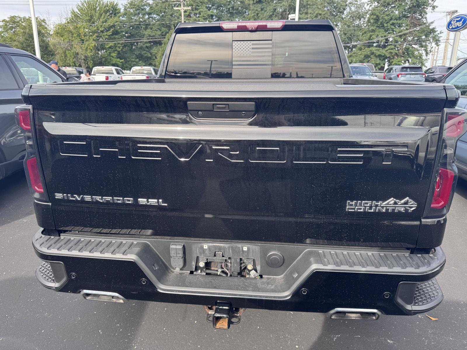 Used 2022 Black Chevrolet High Country image 5
