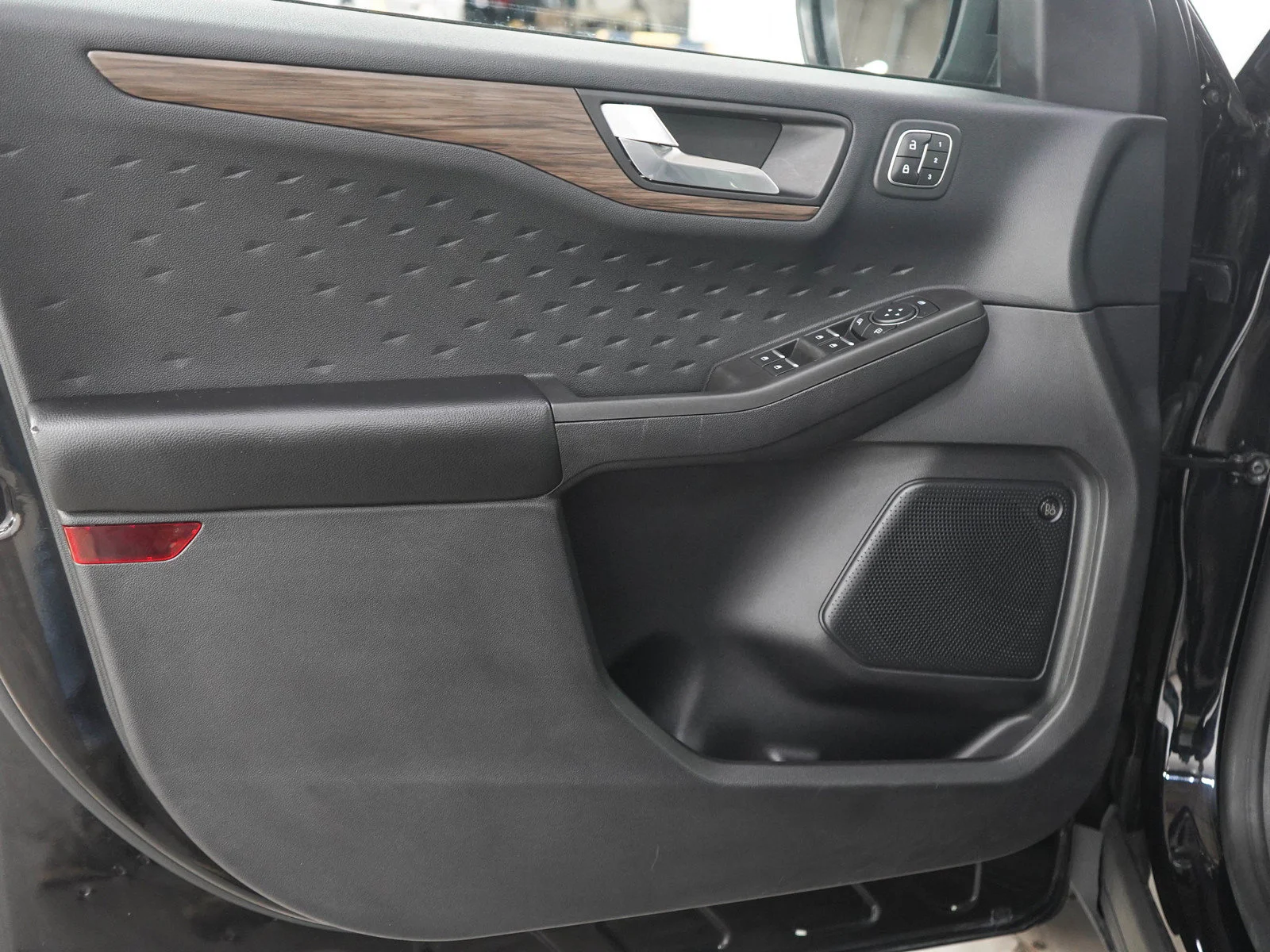 Used 2020 Black Metallic Ford Titanium image 18