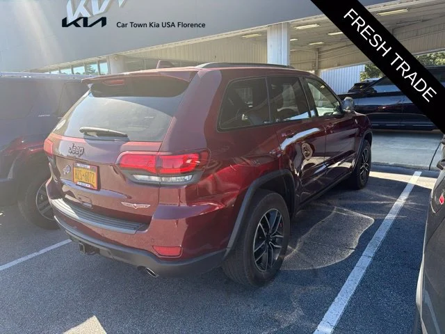 Used 2021 Red Jeep Trailhawk image 3