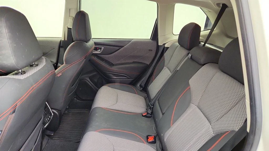Used 2019 Crystal White Pearl Subaru 2.5i Sport w/ Multimedia Plus Audio & Blind Spot Detection image 21