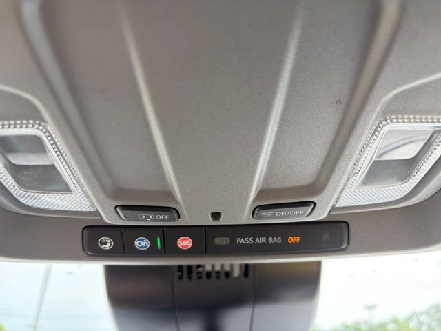 Used 2022 Summit White Chevrolet RST image 27