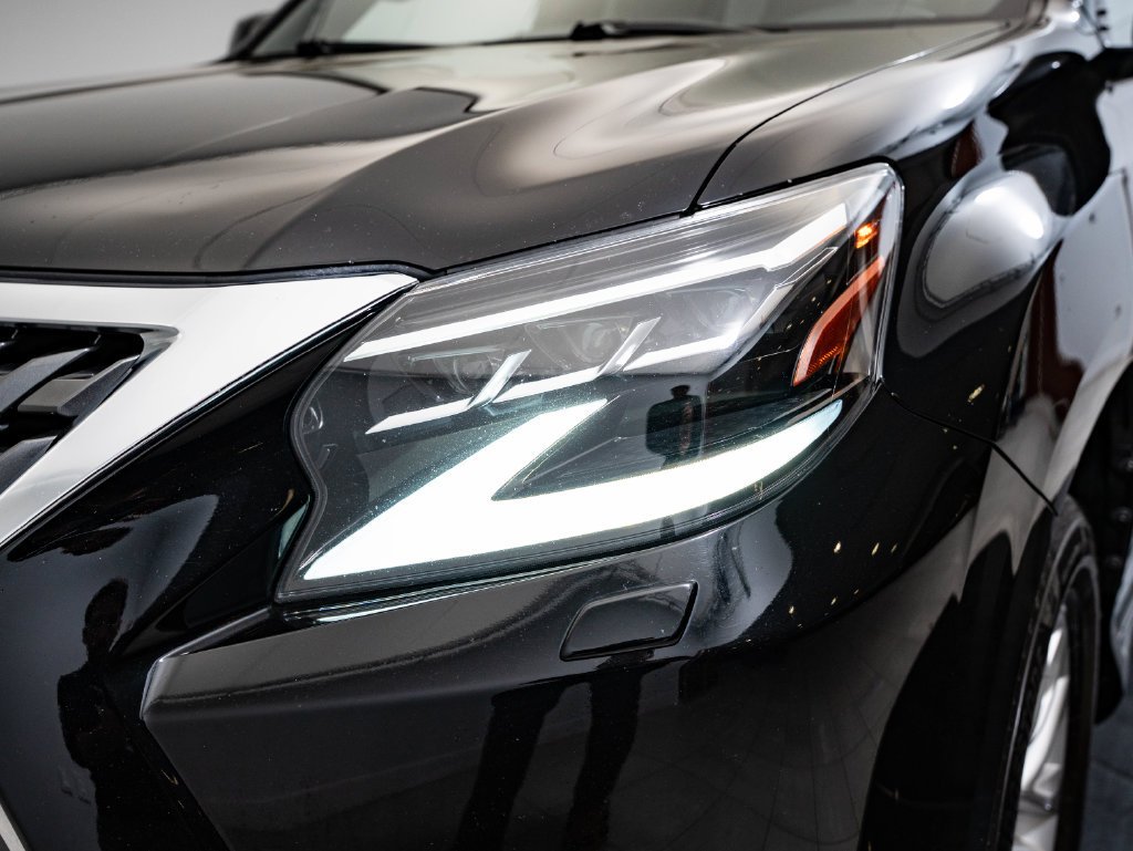 Used 2021 Black Lexus 460 image 15