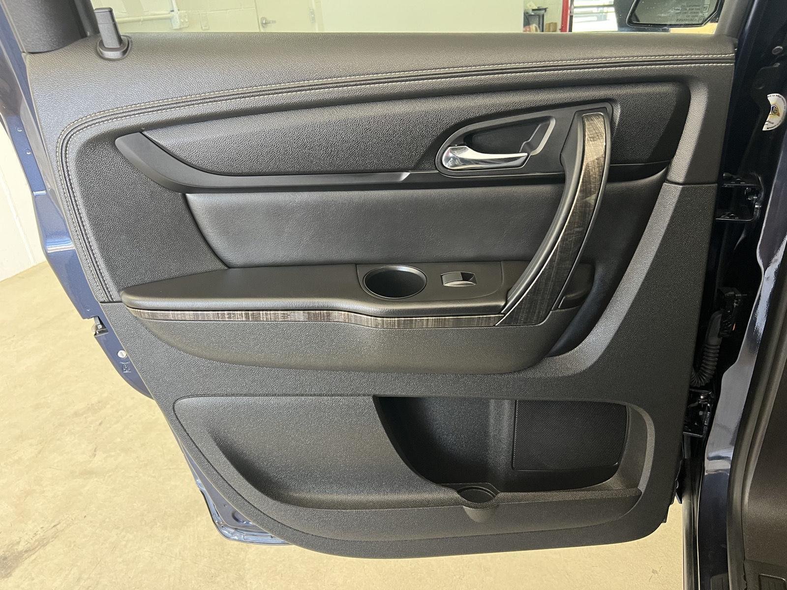 Used 2015 Dark Sapphire Blue Metallic GMC SLT image 24