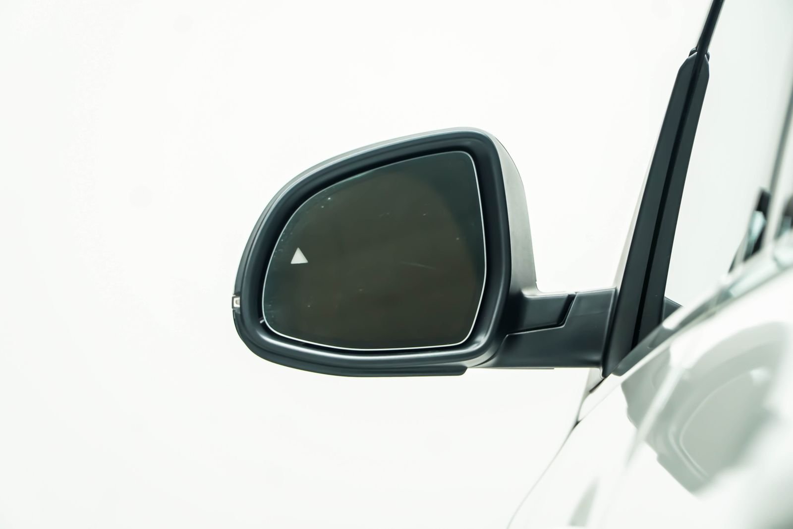 Used 2024 White BMW xDrive40i image 16