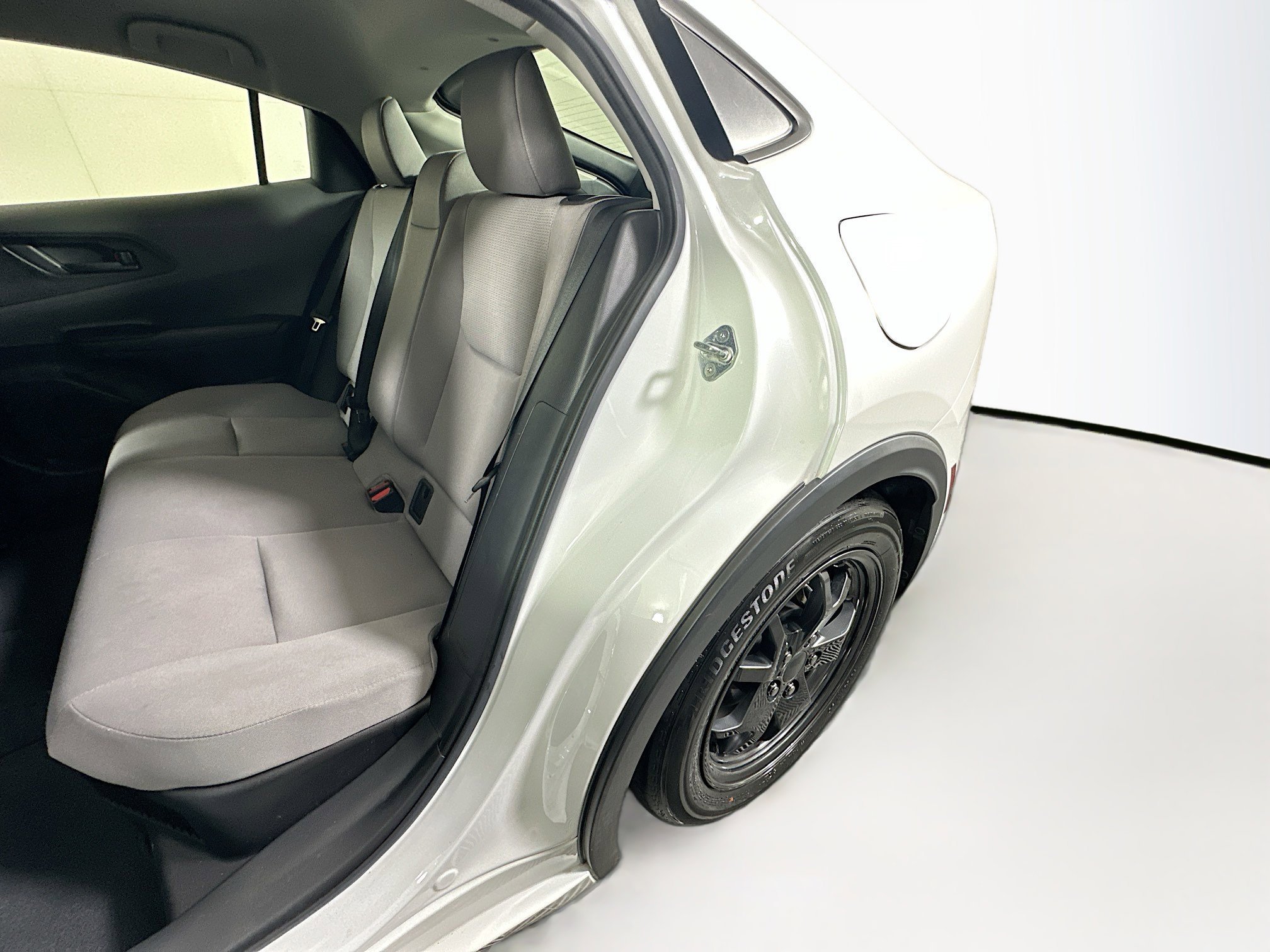 Used 2023 Pearl Toyota LE image 26