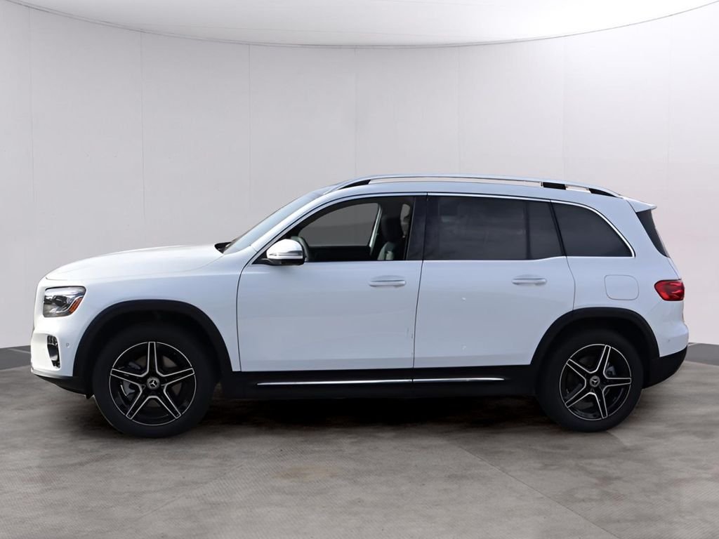 Certified Used 2026 Polar White Mercedes-Benz GLB 250 image 4