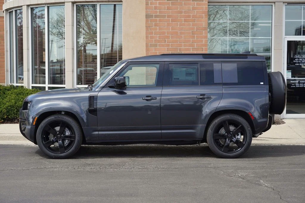New 2026 Carpathian Grey Land Rover S image 2