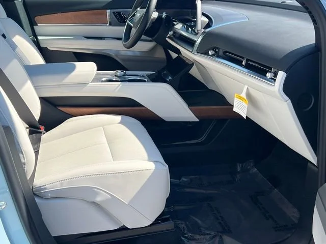 2026 Cadillac VISTIQ Sport - Photo 23