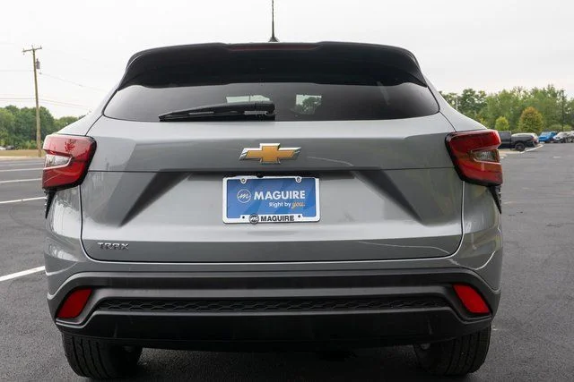 Used 2024 Gray Chevrolet LS image 7