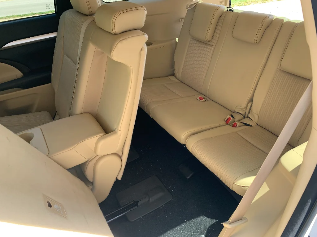 Used 2017 Blizzard Pearl Toyota LE Plus image 23