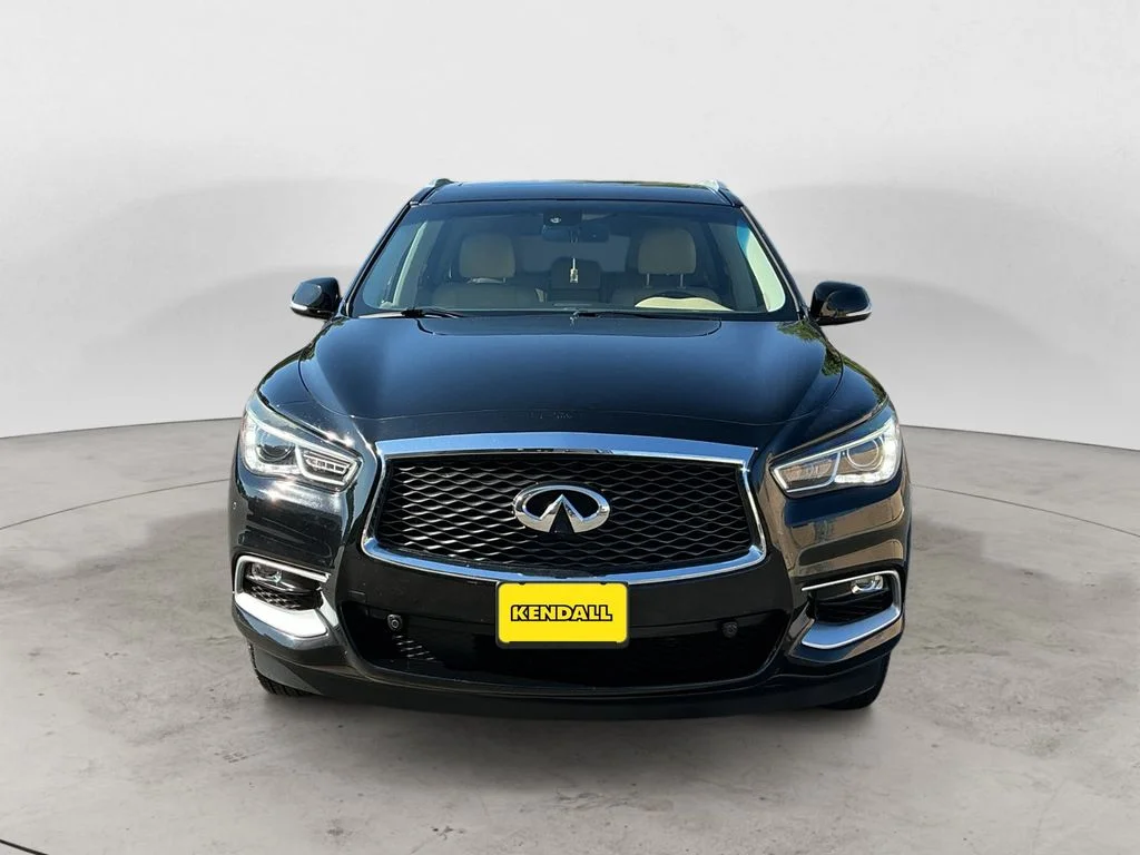 Used 2016 Black INFINITI Base image 2