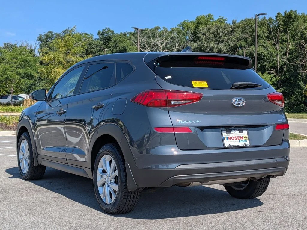 Used 2020 Blue Hyundai SE image 5