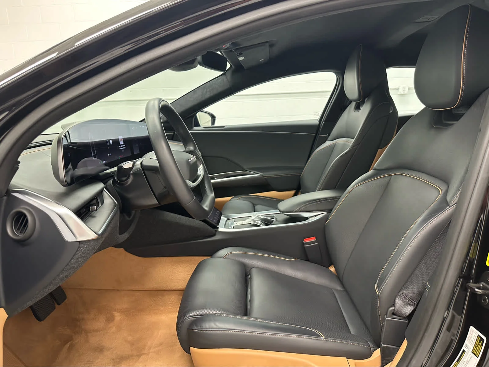 Used 2025 Infinite Black Metallic Lucid Touring image 9