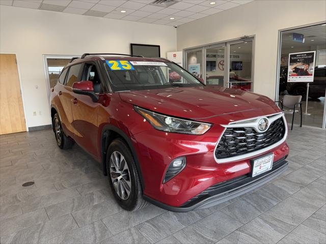 Certified Used 2025 RUBY FLARE PEARL* Toyota  image 54