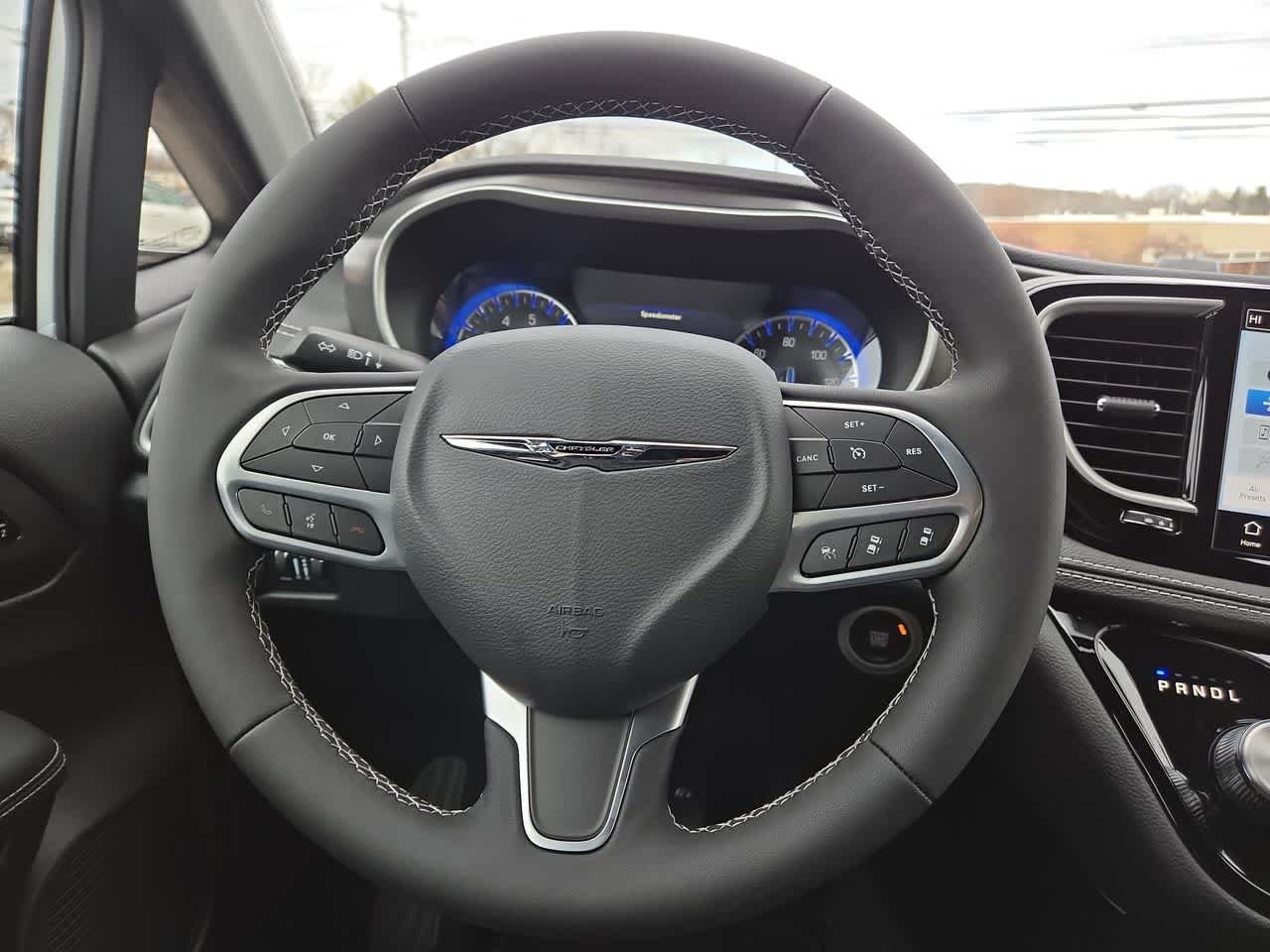 2026 Chrysler Pacifica Select - Photo 18