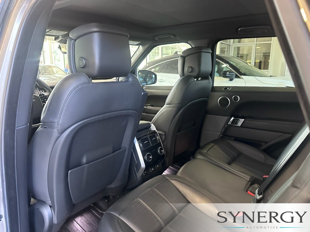 Used 2018 Silicon Silver Premium Metallic Land Rover HSE Dynamic image 30